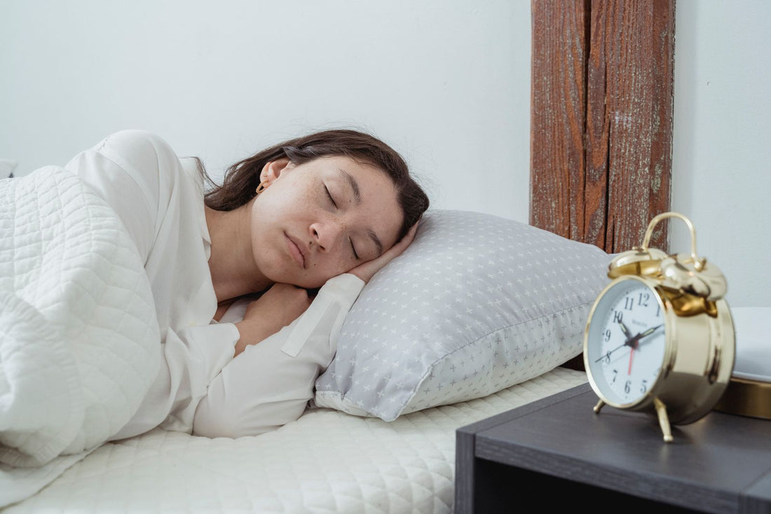 Calm bedroom scene for night-time breathing comfort